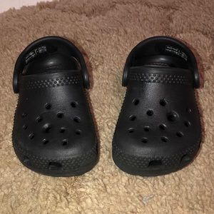 TODDLER CROCS